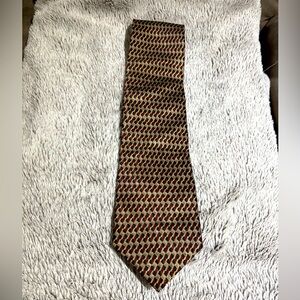 Red and Gold Geometric Tie for a Bold Statement